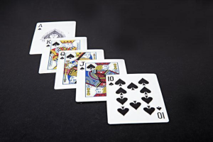 AG真人《九九纸牌》